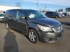 2010 Volkswagen Routan SE