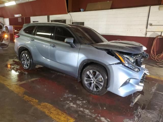 2022 Toyota Highlander XLE