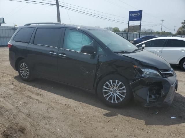 2019 Toyota Sienna XLE