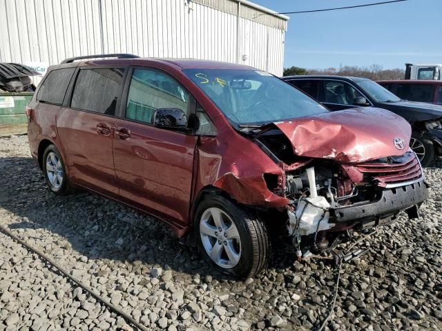 2017 Toyota Sienna LE