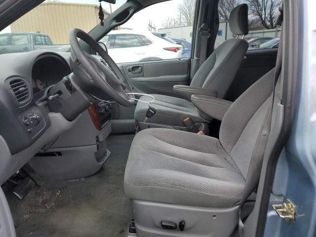 2005 Chrysler Town & Country LX