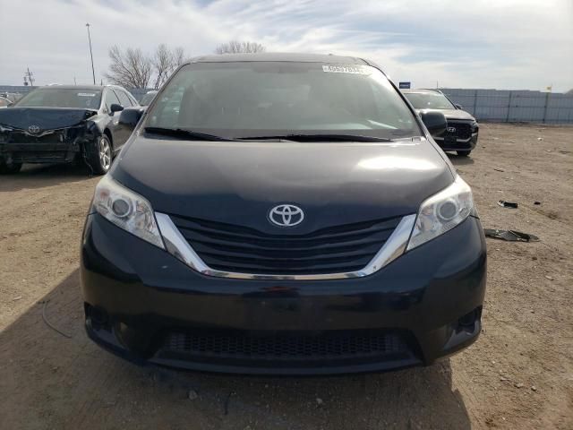 2015 Toyota Sienna LE