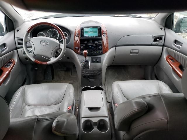 2005 Toyota Sienna XLE