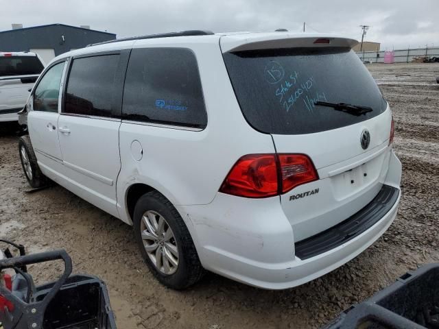 2014 Volkswagen Routan SE