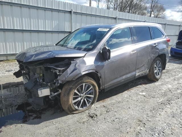 2019 Toyota Highlander SE