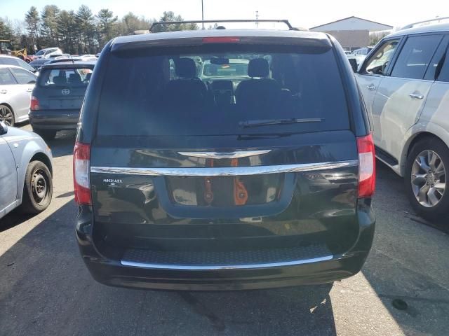 2013 Chrysler Town & Country Touring L