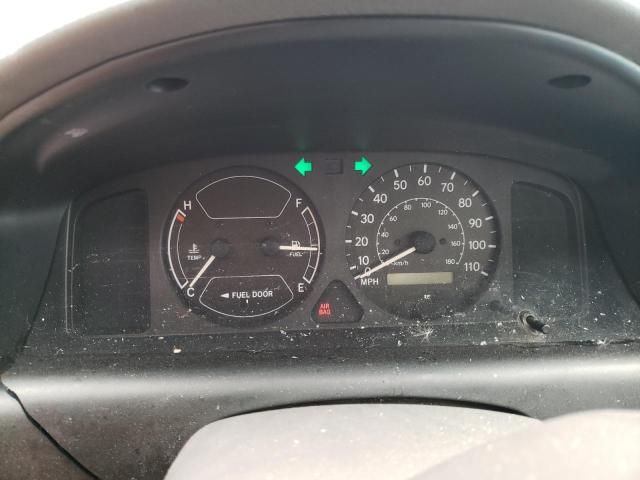 2000 Chevrolet GEO Prizm Base