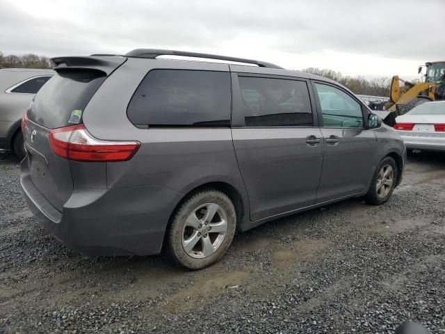 2016 Toyota Sienna LE