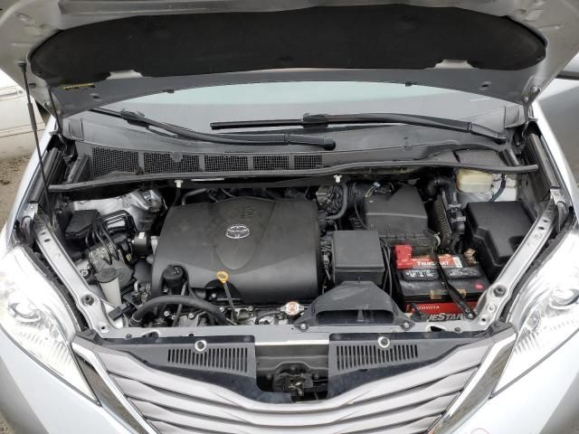 2017 Toyota Sienna XLE