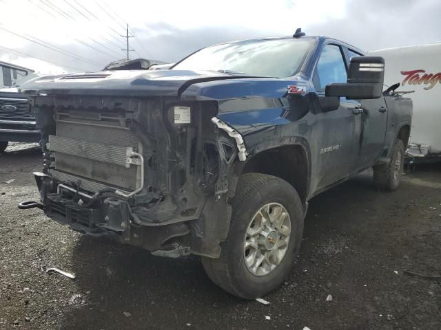 2022 Chevrolet Silverado K3500 LT