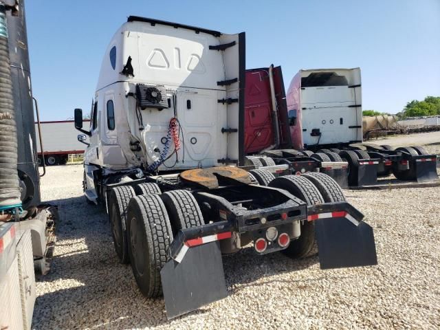 2021 Freightliner Cascadia 126