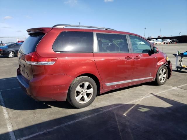 2013 Toyota Sienna LE