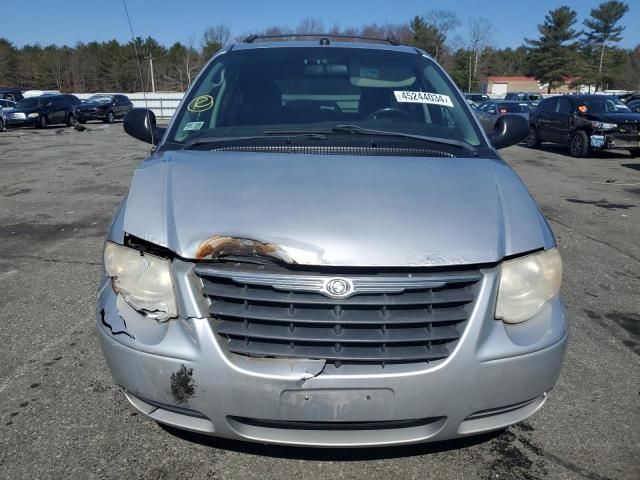 2005 Chrysler Town & Country Touring