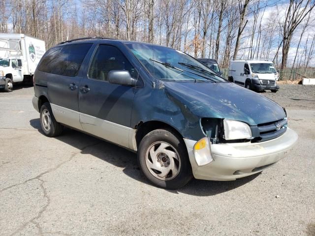 1998 Toyota Sienna LE