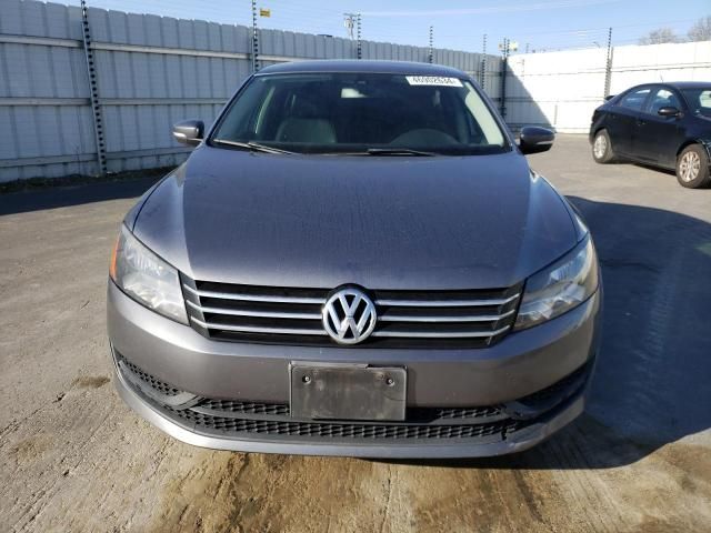 2013 Volkswagen Passat SE