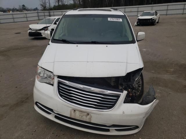 2014 Chrysler Town & Country Touring L