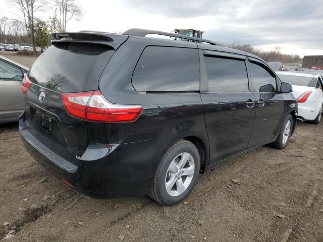 2017 Toyota Sienna LE