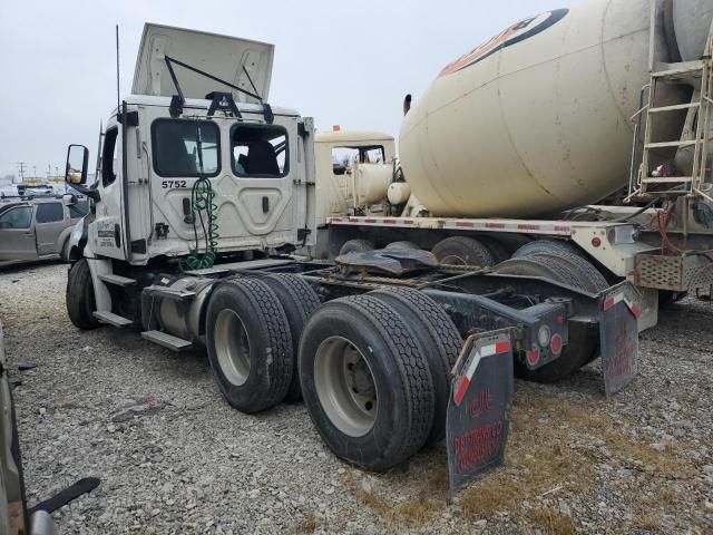 2020 Freightliner Cascadia 126