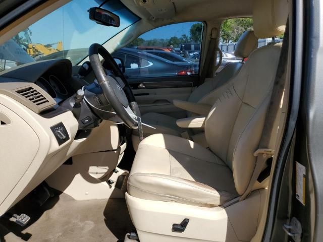 2010 Volkswagen Routan SE