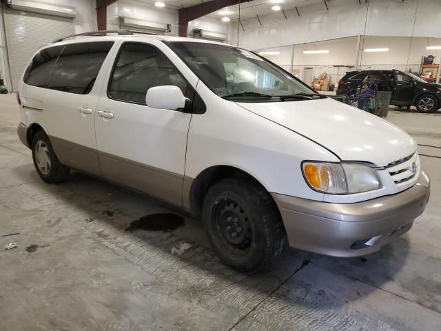 2002 Toyota Sienna LE