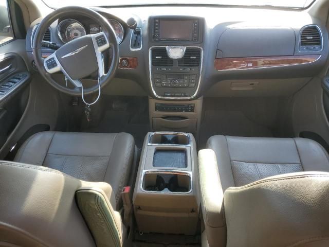 2013 Chrysler Town & Country Touring L