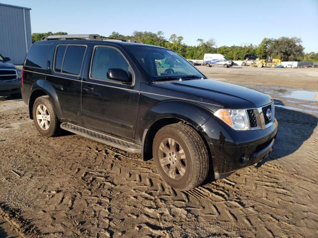 2005 Nissan Pathfinder LE