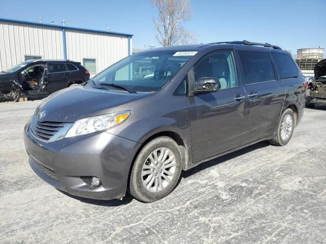 2015 Toyota Sienna XLE