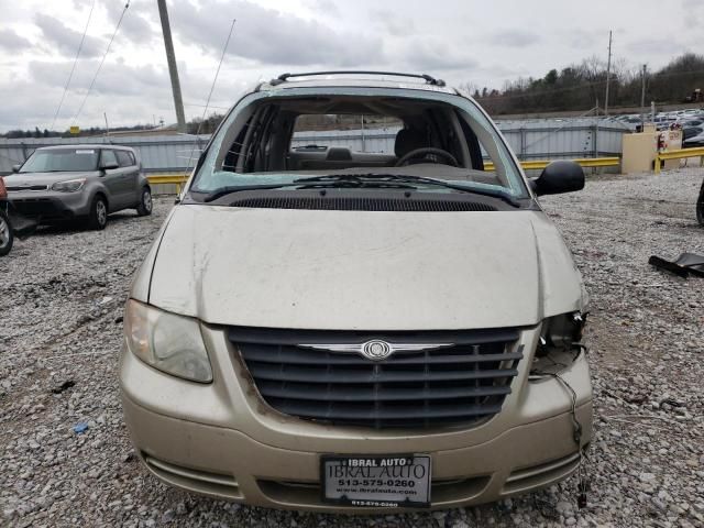 2005 Chrysler Town & Country