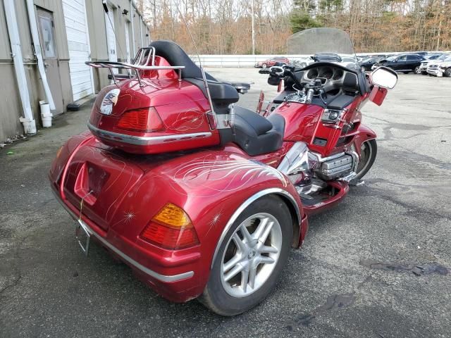 2004 Honda GL1800