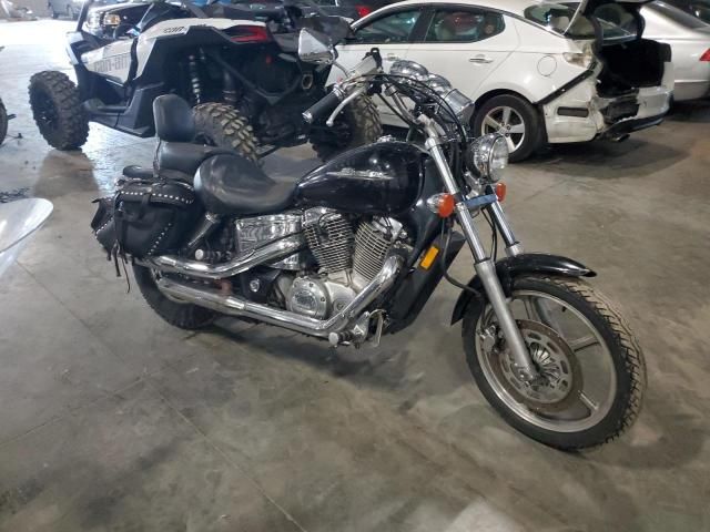 2004 Honda VT1100 C