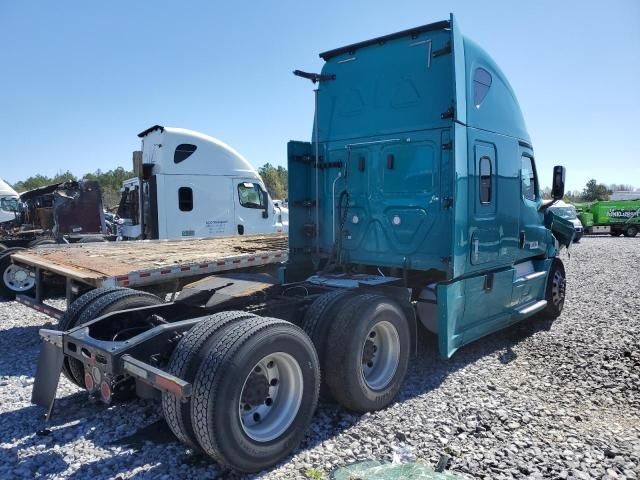 2018 Freightliner Cascadia 126