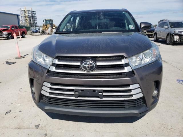 2017 Toyota Highlander SE