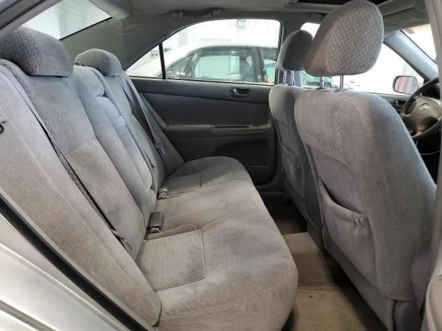 2004 Toyota Camry LE