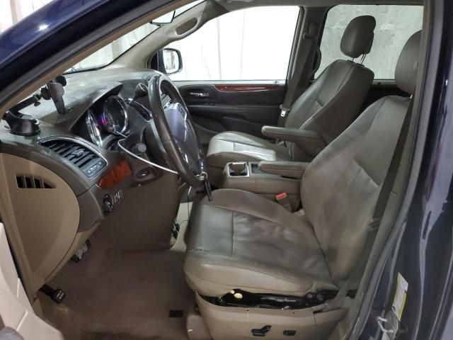 2012 Chrysler Town & Country Touring L