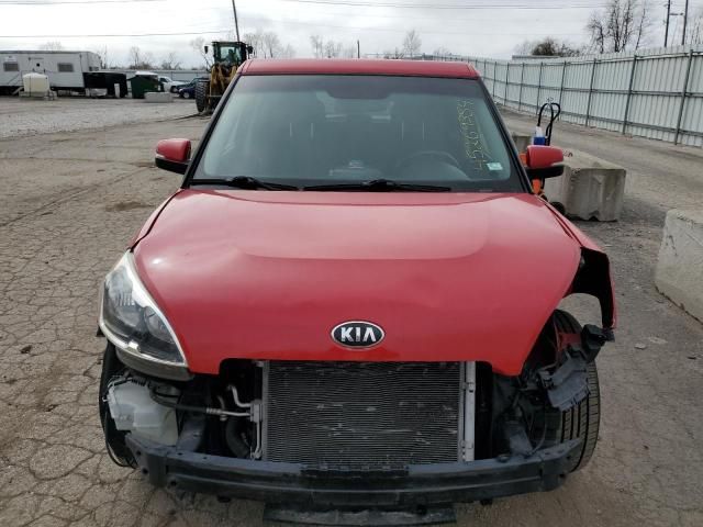 2013 KIA Soul +