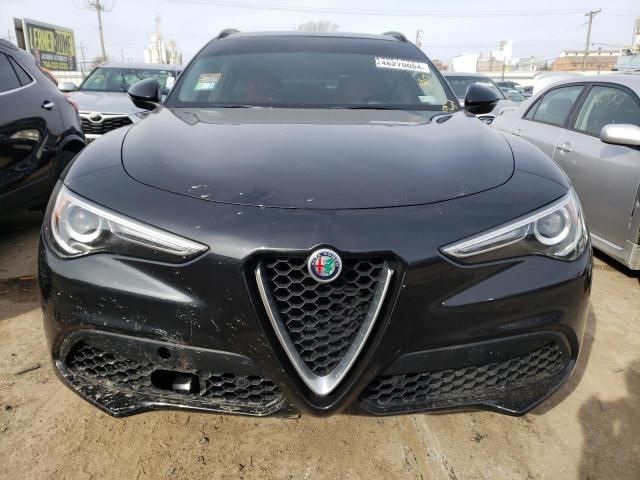 2018 Alfa Romeo Stelvio Sport