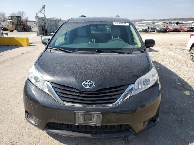 2014 Toyota Sienna LE