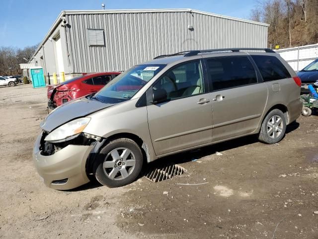 2009 Toyota Sienna CE