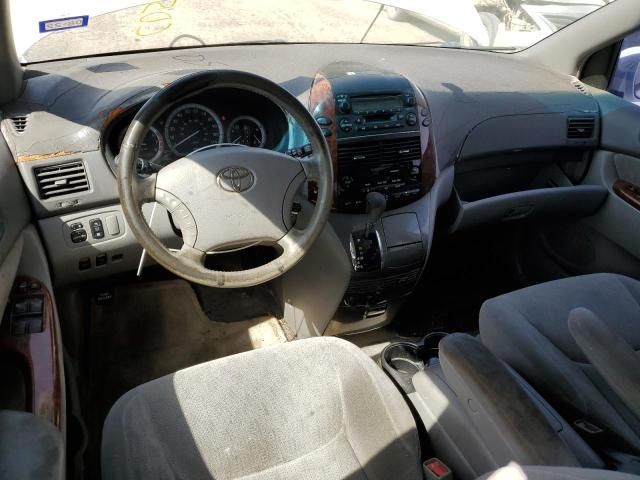 2004 Toyota Sienna XLE