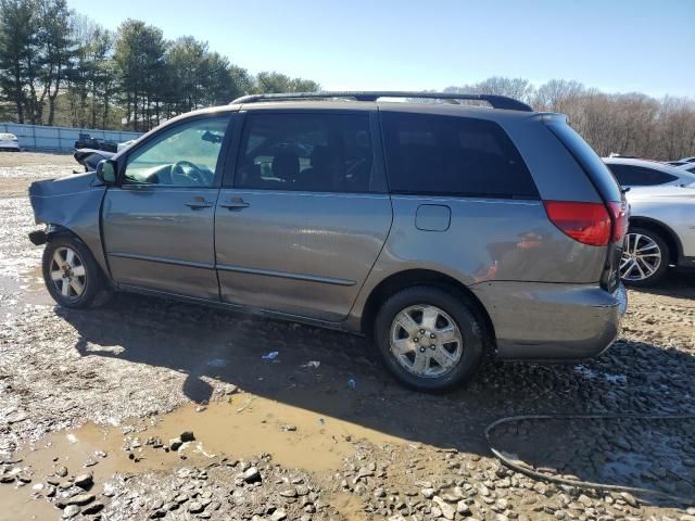 2004 Toyota Sienna CE