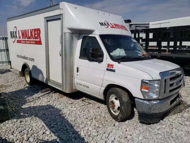 2021 Ford Econoline E350 Super Duty Cutaway Van