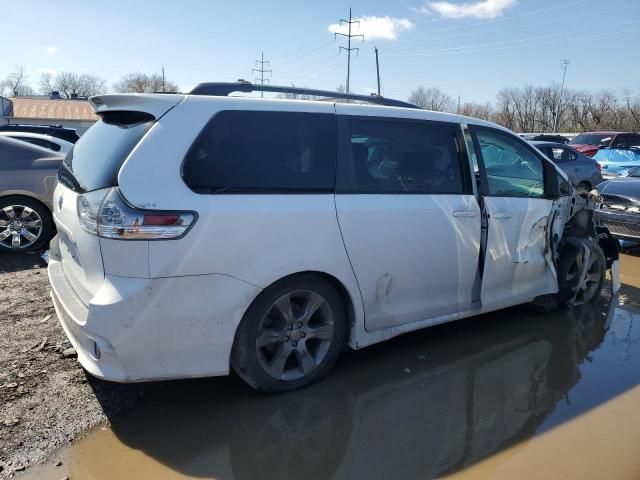 2011 Toyota Sienna Sport