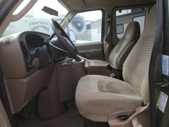 2005 Ford Econoline E350 Super Duty Wagon