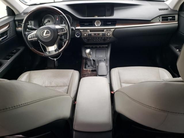 2017 Lexus ES 300H