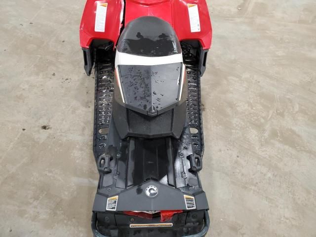 2015 Skidoo Snowmobile