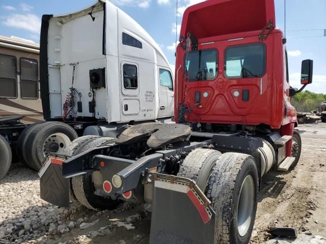 2017 Freightliner Cascadia 113