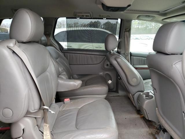 2005 Toyota Sienna XLE