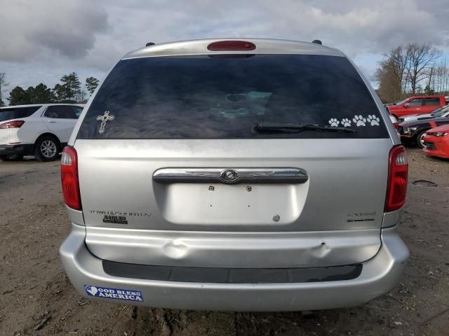 2004 Chrysler Town & Country Touring