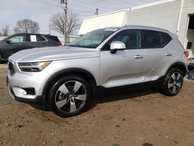 2019 Volvo XC40 T5 Momentum