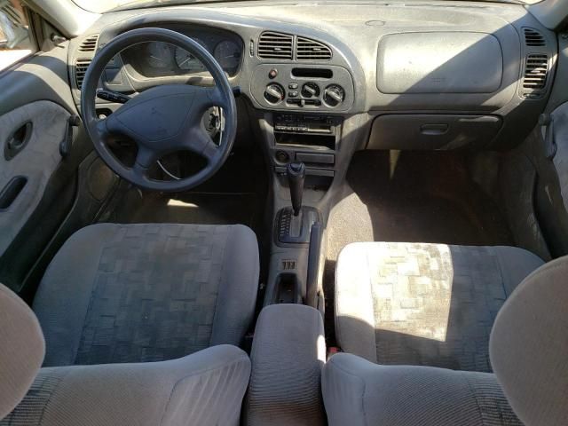 1998 Mitsubishi Mirage DE